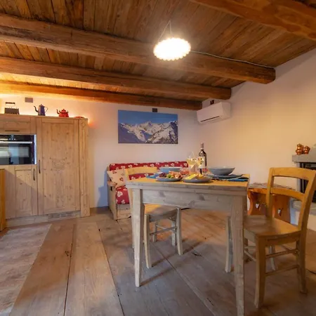 Relais La Cesarina Dağ evi Vico Canavese